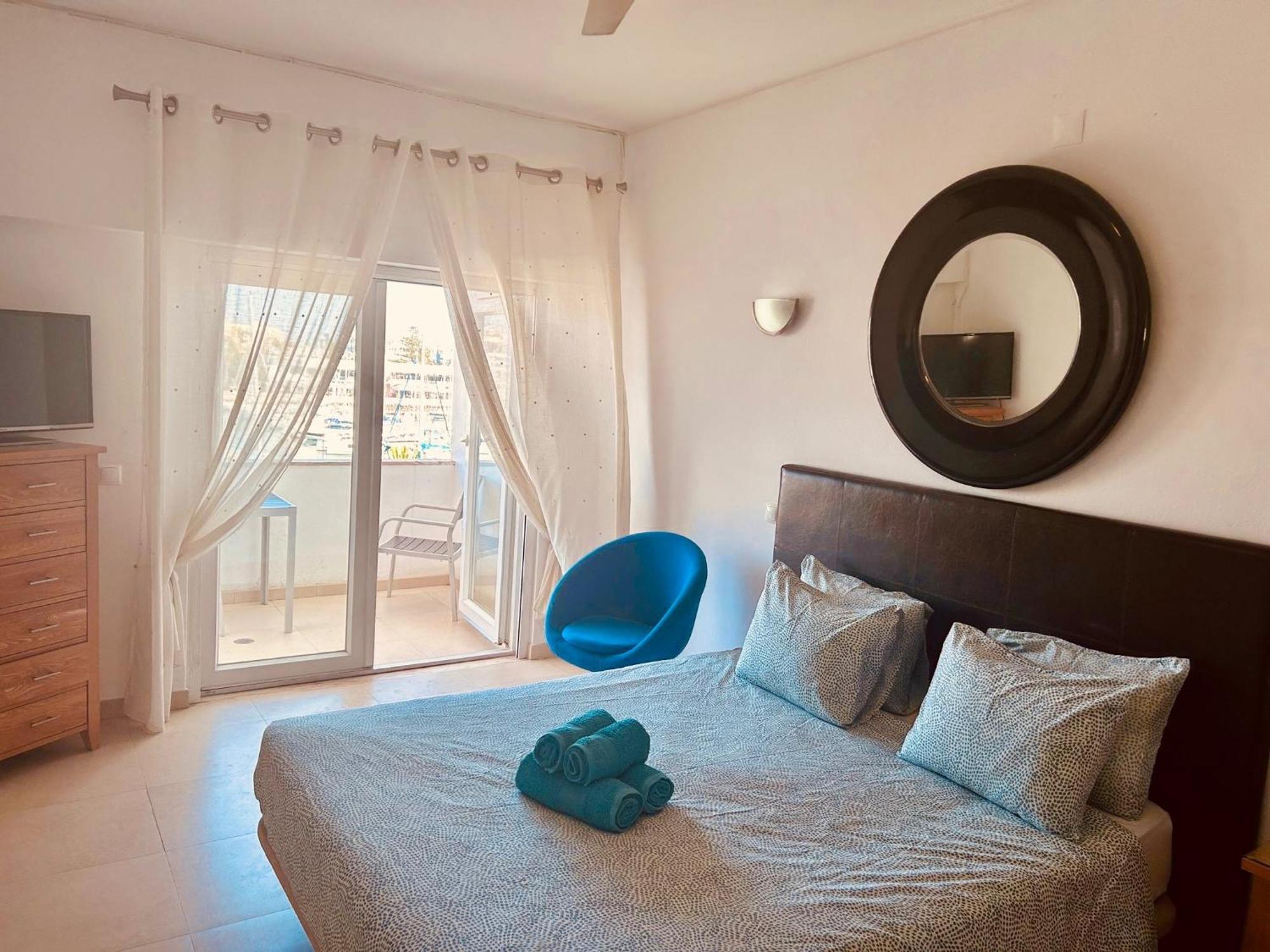 Lagos Main Avenue Studio With Marina View Balcony Exterior photo